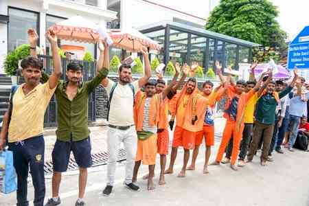 Amarnath Yatra resumes from Jammu as 7,908 leave for Kashmir