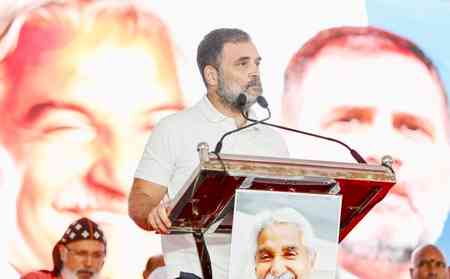 Learned a lot from Oommen Chandy, who was a guru to me: Rahul Gandhi