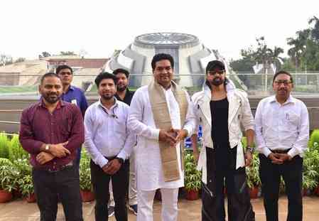Delhi Minister Kapil Mishra, singer Himesh Reshammiya visit Prime Ministers’ Museum