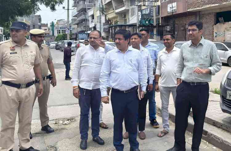 शहर के सौंदर्यीकरण के लिए मुख्य स्थानों पर चित्रकारी कराएगा निगम
