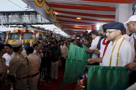 Hyderabad-Jodhpur Express train flagged off