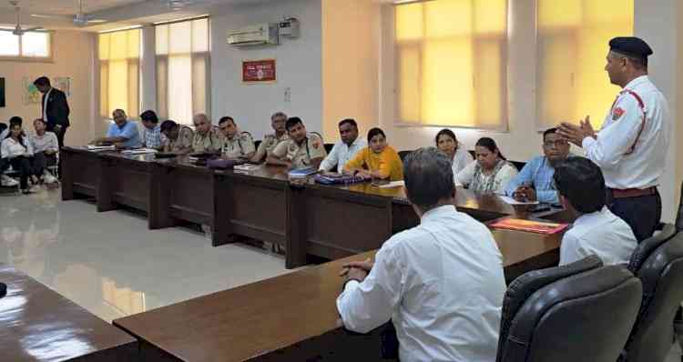 रोड रूल्स लाइव टूल्स कैंपेन के तहत कार्यशाला आयोजित