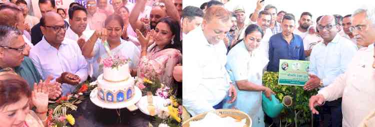 जन्मदिन पर मातृभूमि पर मिला अपार स्नेह व आशीर्वादः दिल्ली सीएम रेखा गुप्ता