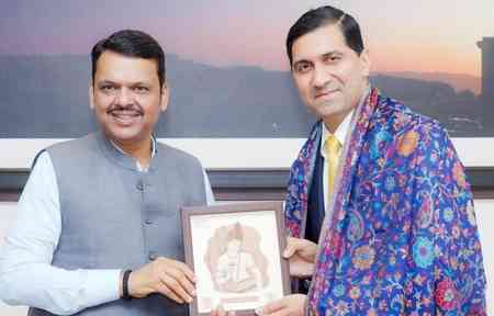 Maha govt and IIT Bombay sign MoU to provide public policy certificate course