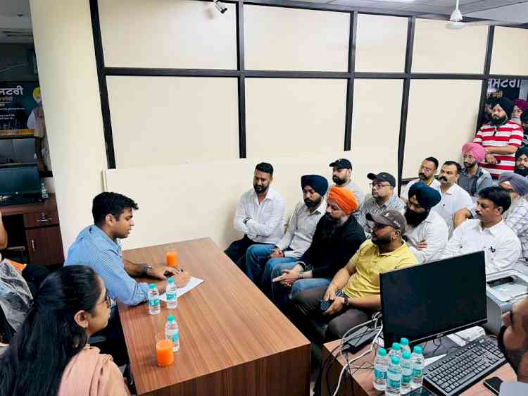 DC Inspects Ludhiana Central and West Sub-Registrar offices, reviews Easy Registry System
