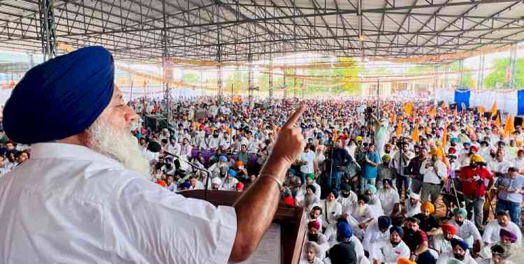 SAD president Sukhbir Badal inducts former PPCC Chief Harcharan S Hero’s son Harpreet Singh Hero into SAD
