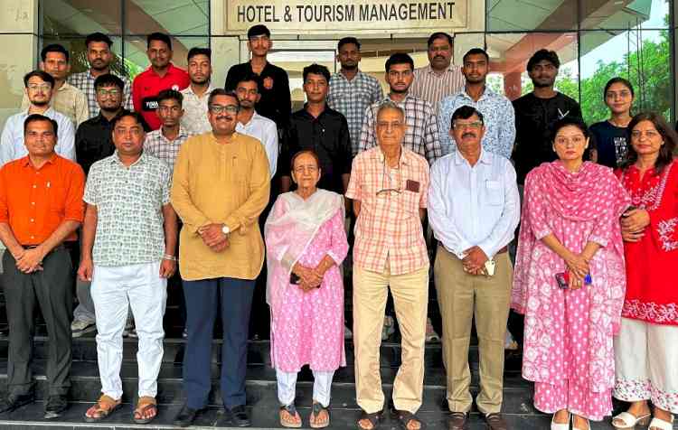 पर्यटन एवं आतिथ्य प्रबंधन के विशेषज्ञों ने किया विद्यार्थियों से संवाद