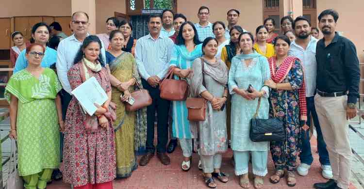 हरियाणा राज्य बाल अधिकार संरक्षण आयोग की टीम ने किया लखीराम आर्य जगन्नाथ आश्रम का दौरा