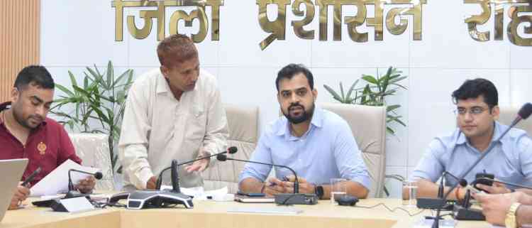 एडीसी ने दिए समाधान शिविर की लंबित शिकायतों का प्राथमिकता के आधार पर समाधान करने के निर्देश