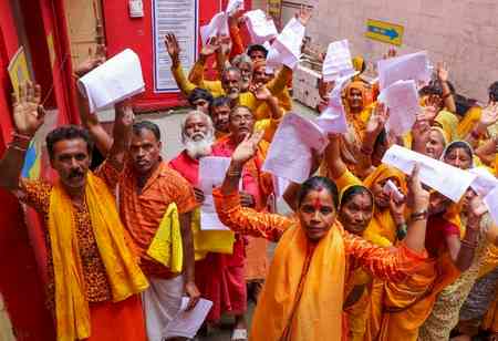 Amarnath Yatra sees huge rush of pilgrims, 3.21 lakh had 'darshan' in 19 days