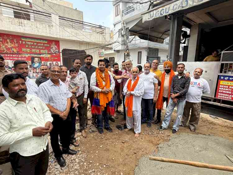 MLA Bagga continues development works; councillor Aman Bagga inaugurate road construction project in ward no.94