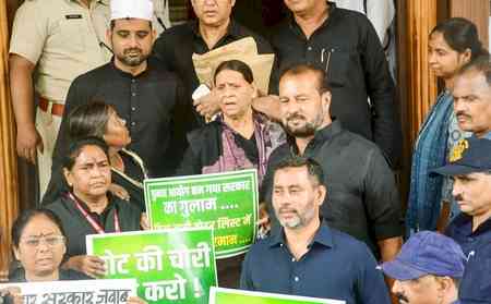 Rabri Devi leads Oppn's protest against SIR outside Bihar Legislative Council