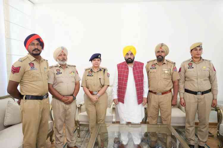 Bhagwant Mann Announces CM Rakshak Padak for Four Cops Who Saved 11 Lives in Bathinda