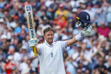 4th Test: Root goes past Ponting, hits 121 not out as England take lead over shaky India