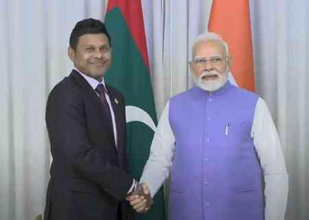 PM Modi meets Maldivian Vice President Hussain Latheef in Male