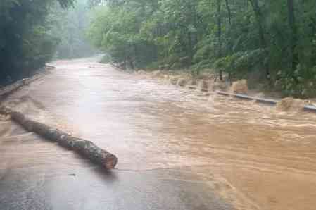 Record 2025 flash floods signal rising climate risk in US