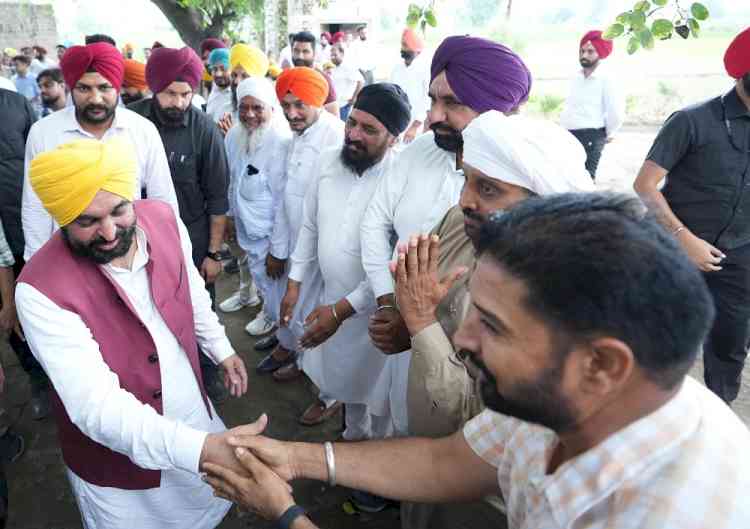 It Is Unprecedented In Punjab: Exclaim villagers after visit of the CM in their farms