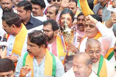 BJP accuses K'taka govt of plans to use funds for SCs/STs for guarantee schemes