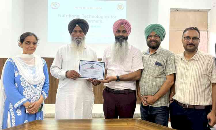 Vet Varsity Conducts Hands-On Training on Dairy Nutrition Technologies