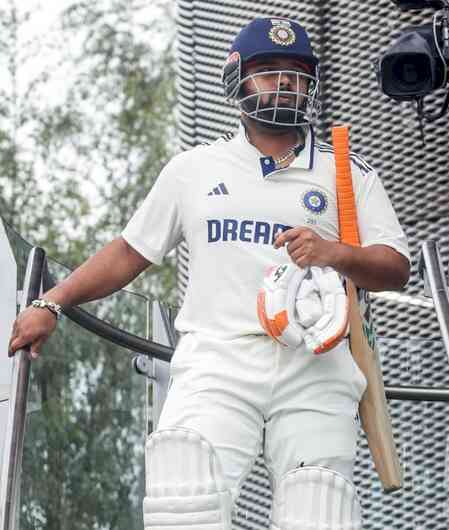 Pant's 'never giving up' mantra gets another powerful chapter in Manchester
