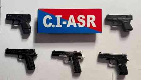 Pak-smuggler's operative held with five pistols in Amritsar