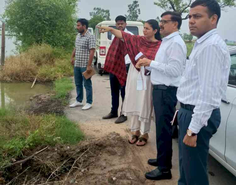 उपायुक्त ने सैमाण, भैणी सुरजन व बहलबा गांवों में किया जल निकासी का निरीक्षण