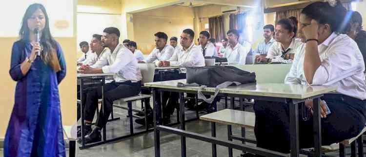 ओरिएंटेशन कार्यक्रम में विद्यार्थियों ने जानी आईएचएम की कार्यप्रणाली