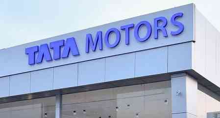 Tata Motors shares slide over 4 pc amid reports of $4.5 billion Iveco acquisition talks