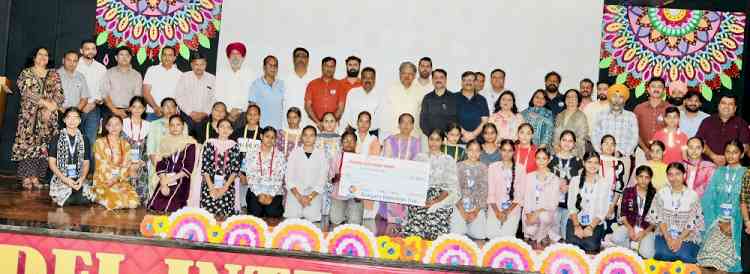 Mayank Foundation awards Pratibha Girls Scholarships to 39 meritorious students, paving the way for educational transformation