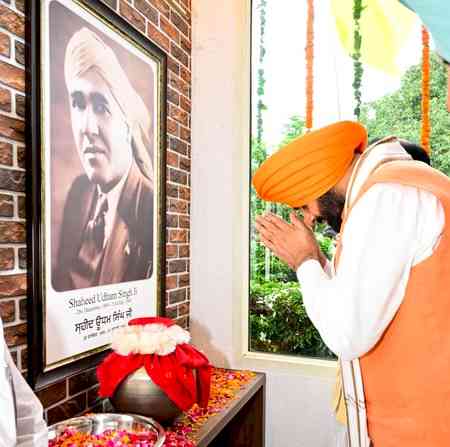 Haryana CM pays tributes to Udham Singh at his native place in Punjab