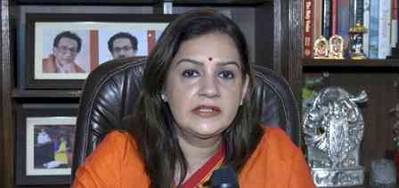 'Incorrect, unacceptable, offensive': Priyanka Chaturvedi slams Trump's 'Dead economy' remark on India
