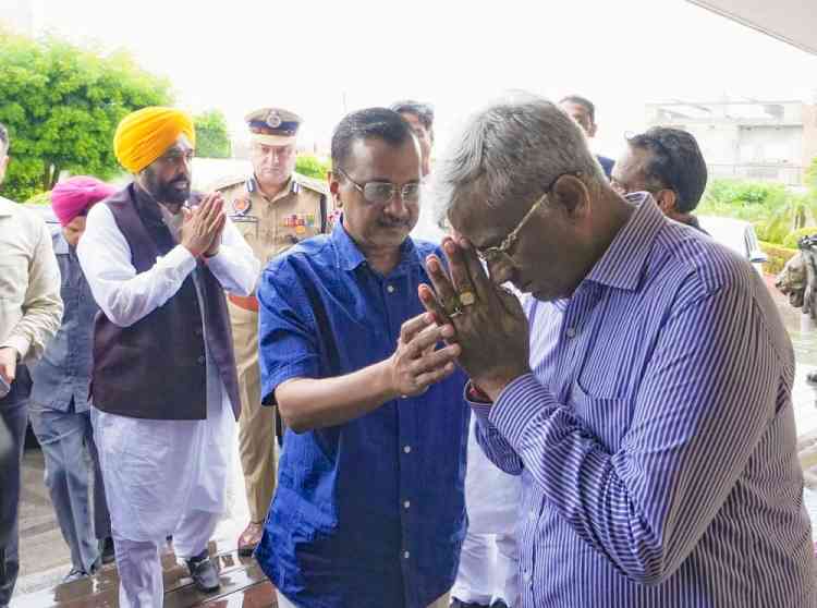 Bhagwant Mann and Arvind Kejriwal Share Grief with Family of Late Sanjay Verma