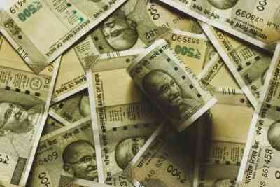 'Untrue': RBI has not asked banks to stop disbursing Rs 500 notes from ATMs by Sep, says govt