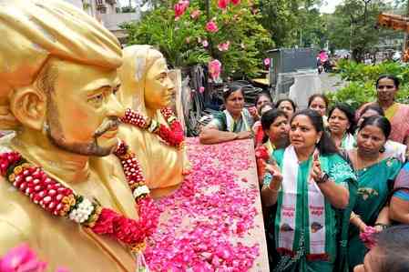 Kavitha begins 72-hour fast in Hyderabad for 42 pc BC reservation