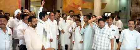Cong walks out of MP Assembly expressing disappointment on govt's response in Victoria hospital issue