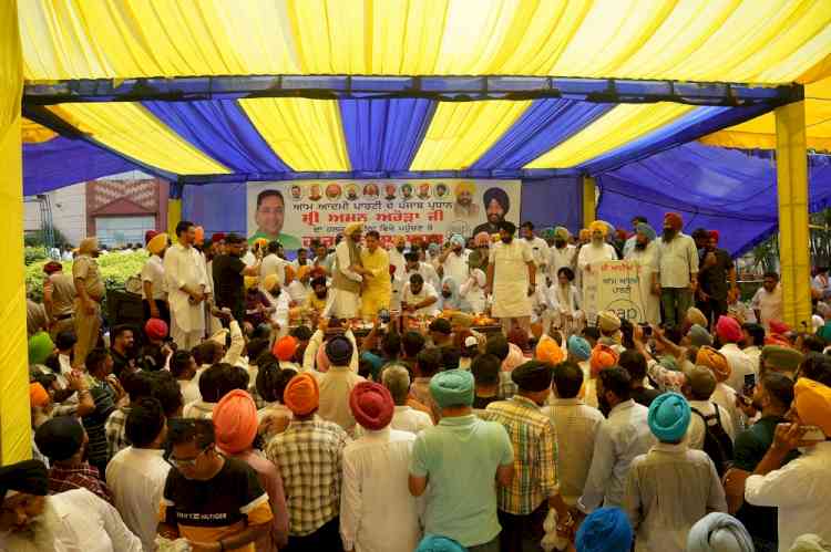 During a Massive Rally in Majitha, Dozens of Sarpanches Join Aam Aadmi Party