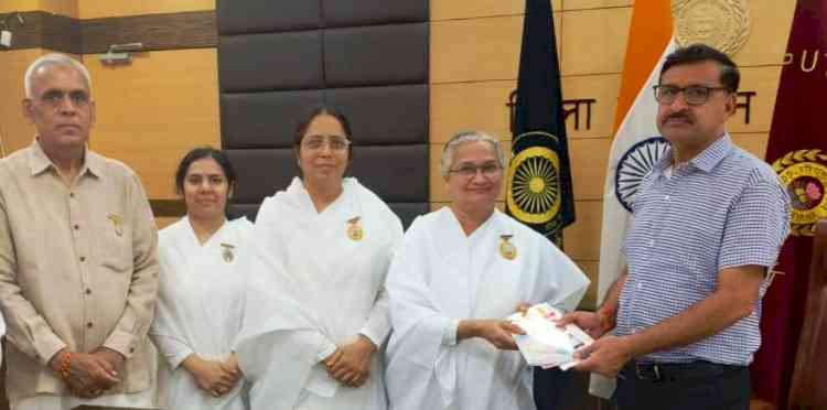 रक्षाबंधन के पर्व पर डीसी ने जिला वासियों को दी बधाई