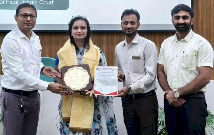 इंडक्शन प्रोग्राम में तनाव प्रबंधन के उपाय साझा किए