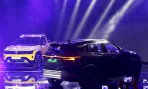 Tata Motors' net profit plunges 63 pc YoY to Rs 4,003 cr in Q1