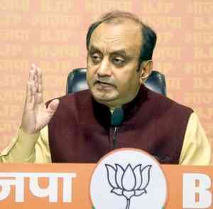 Sudhanshu Trivedi accuses Rahul, Oppn of maligning democracy under 'foreign influence'