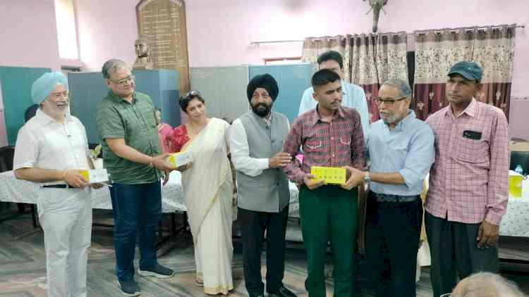 Rotarians Gift Smart Vision Glasses for the Visually Impaired