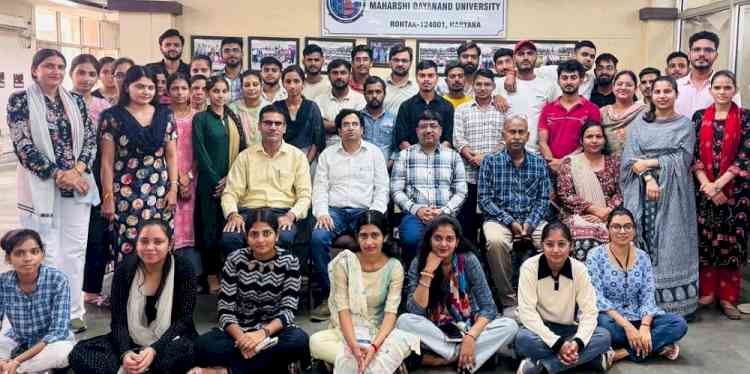 राष्ट्रीय पुस्तकालयाध्यक्ष दिवस पर विशेष व्याख्यान आयोजित
