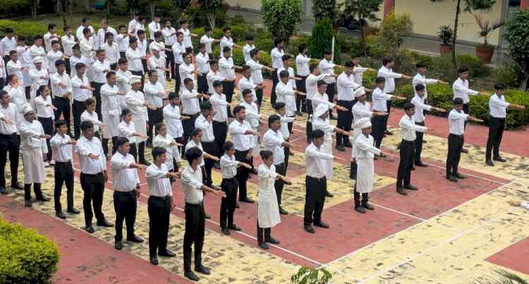 आईएचएम में छात्रों ने ली एंटी-रैगिंग शपथ
