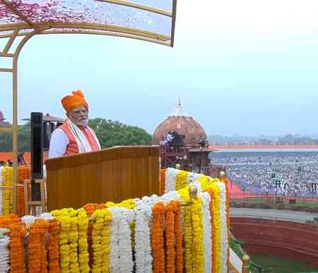 PM Modi urges political leaders, influencers to focus on self-reliance, vocal for local