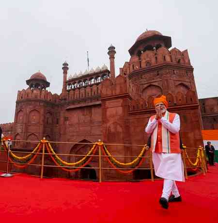 May India keep scaling new heights of progress: PM Modi