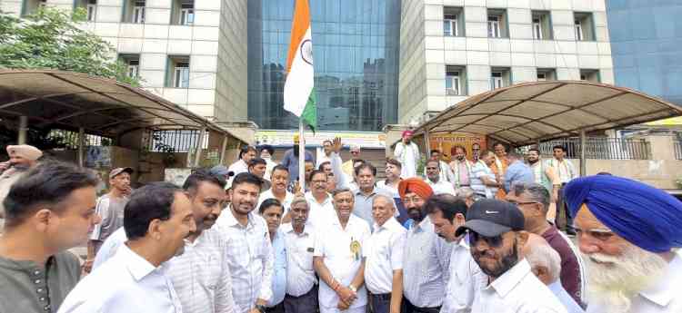 Kalia Unfurls National Flag, Highlights India’s Economic Growth under PM Modi