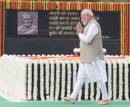 Leaders pay floral tributes to Atal Bihari Vajpayee at Sadaiv Atal
