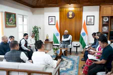 Naga body urges Manipur Guv to raise FMR, Myanmar border fencing issues with Centre