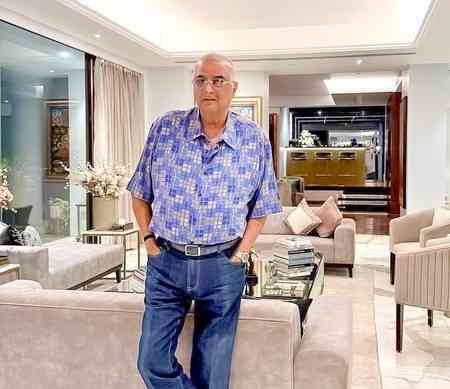 Janhvi Kapoor says 'Wow papa' as Boney Kapoor poses in altered jeans, old shirt & fresh haircut