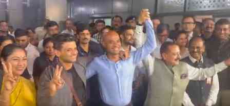 CM Rekha Gupta, Union Minister Jitendra Singh receive astronaut Shubhanshu Shukla at Delhi airport 